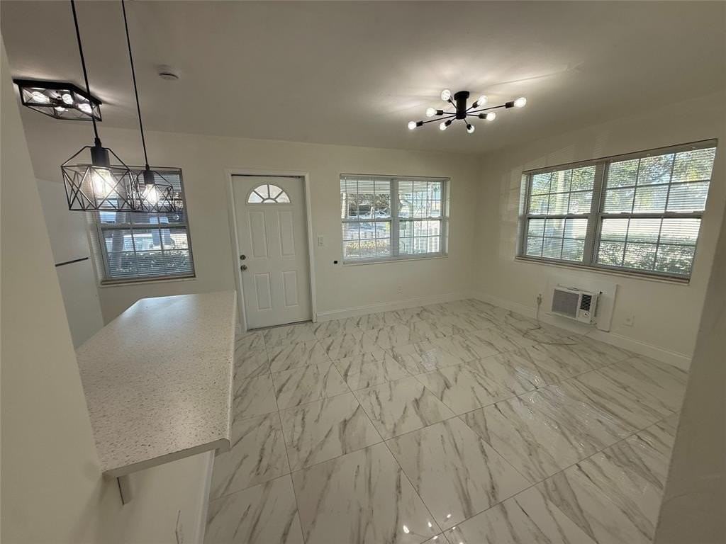 421 Ne 11th St #1 - Photo 4 of 13