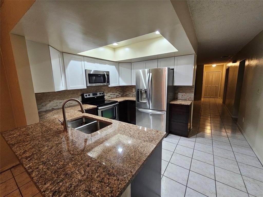 7621 Nw 74th Ter - Photo 2 of 13