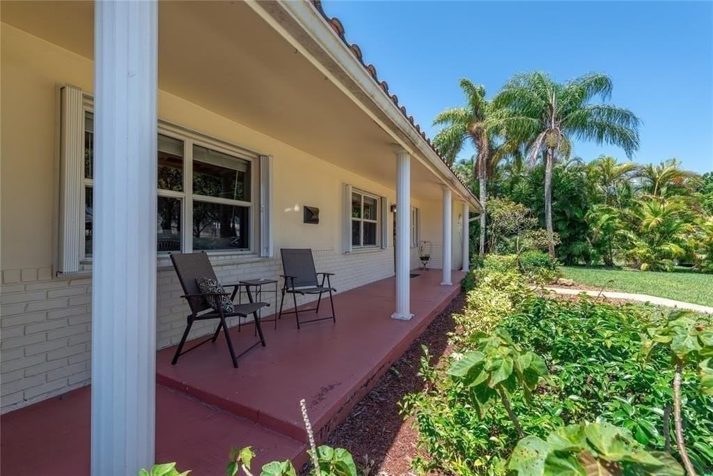 8590 Nw 38th Dr - Photo 2 of 11