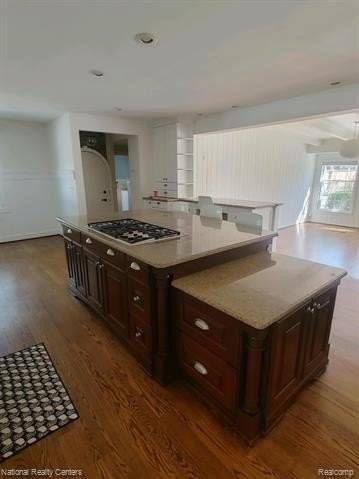 645 Arlington St - Photo 6 of 33