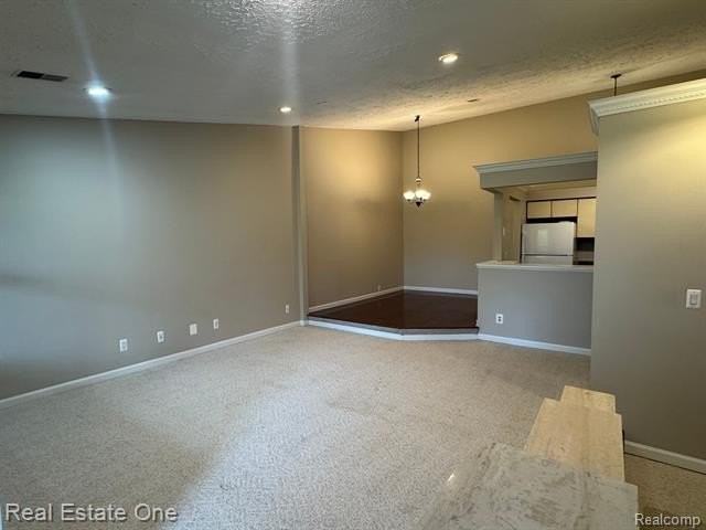 19317 Surrey Ln - Photo 3 of 12