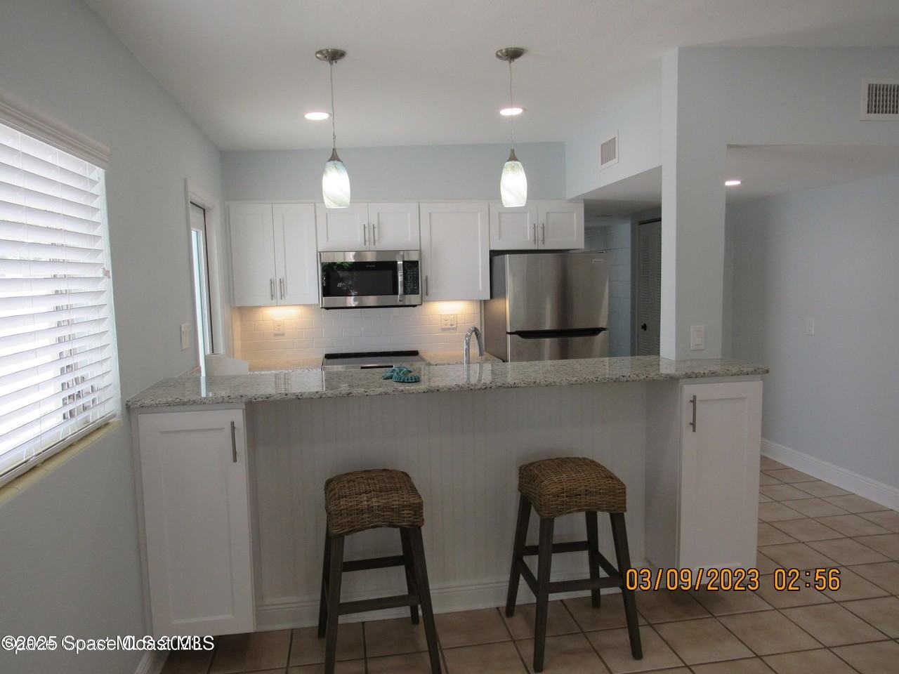 113 Harrison Ave - Photo 5 of 33