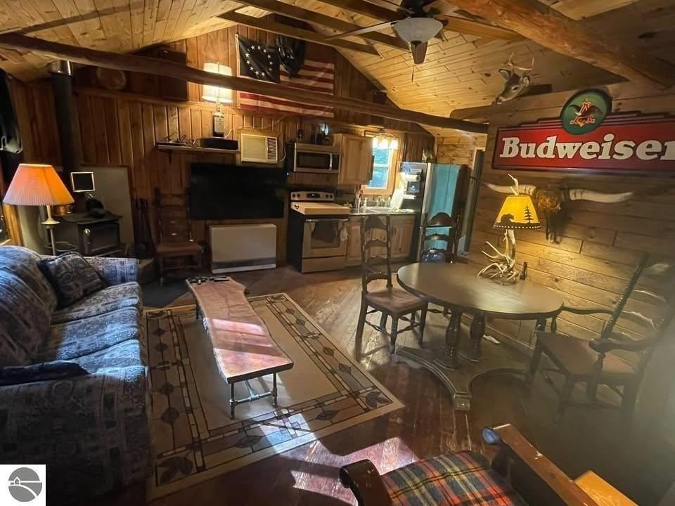 1568 Monument Rd - Photo 3 of 5