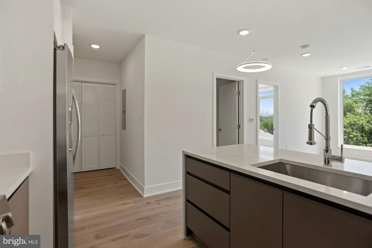 2027 Rhode Island Ave Ne Apt 401 #401 - Photo 7 of 29