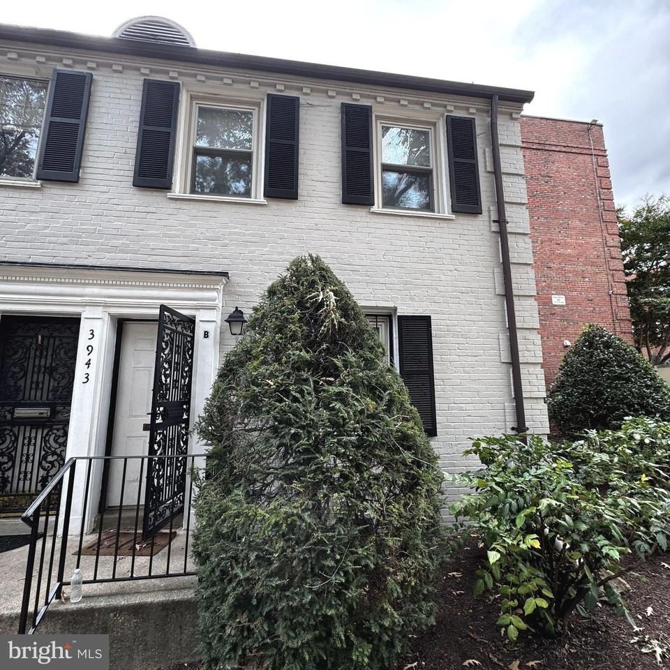 3943 Pennsylvania Ave Se Unit B #B - Photo 2 of 17