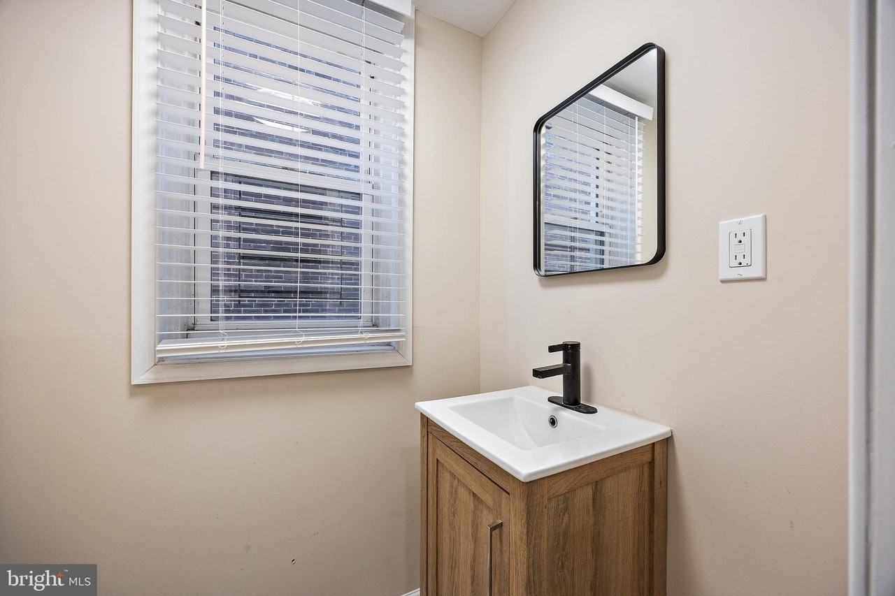 830 N Dupont St - Photo 7 of 12