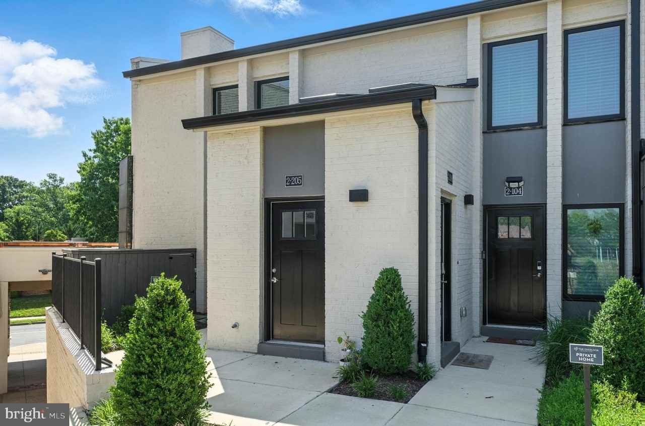 19510 19510 VILLAGE WALK unit: 2-205 #2-205 - Photo 2 of 21