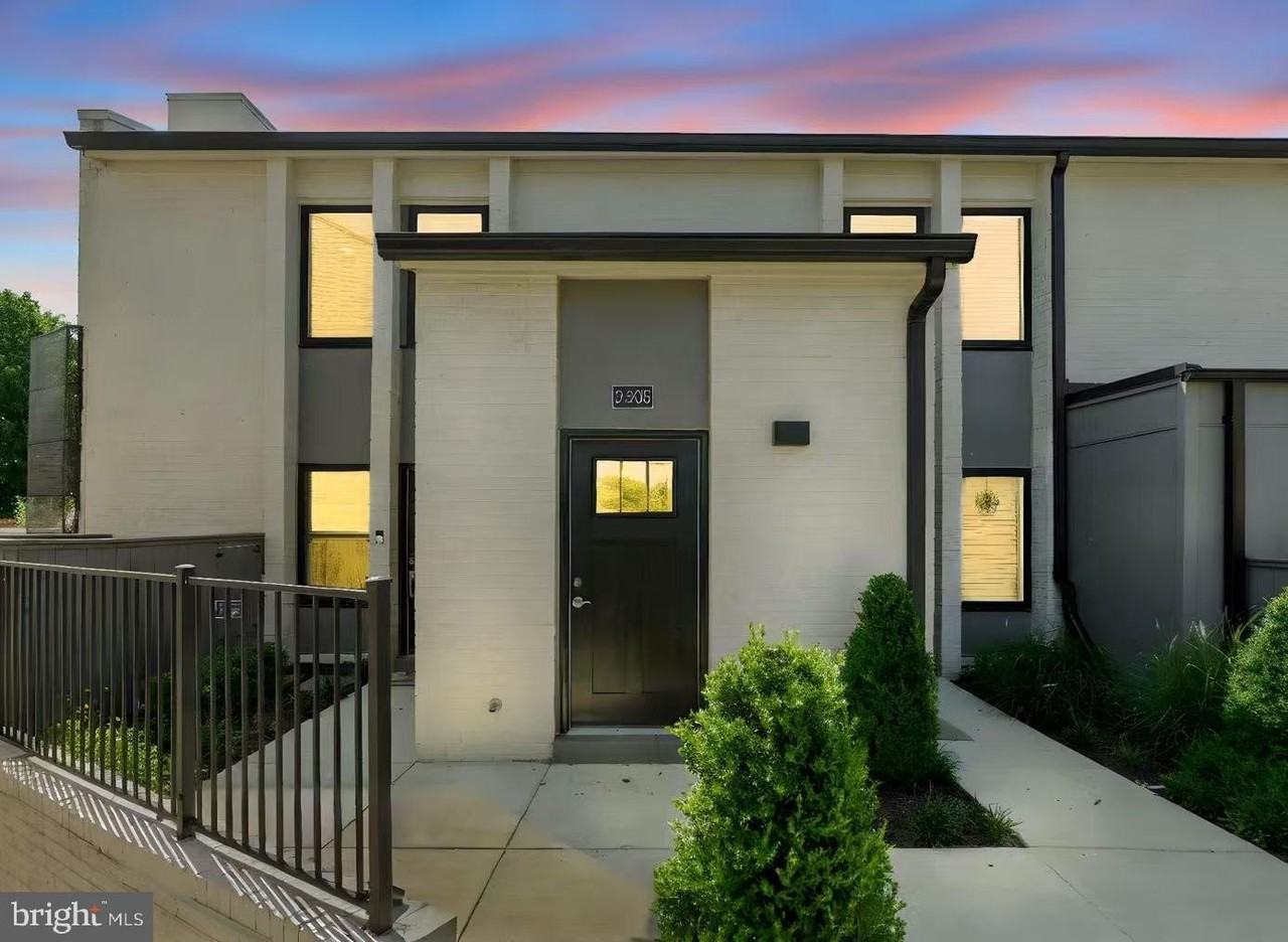 19510 19510 VILLAGE WALK unit: 2-205 #2-205 - Photo 3 of 21