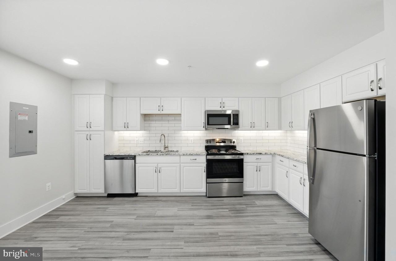 19510 19510 VILLAGE WALK unit: 2-205 #2-205 - Photo 6 of 21