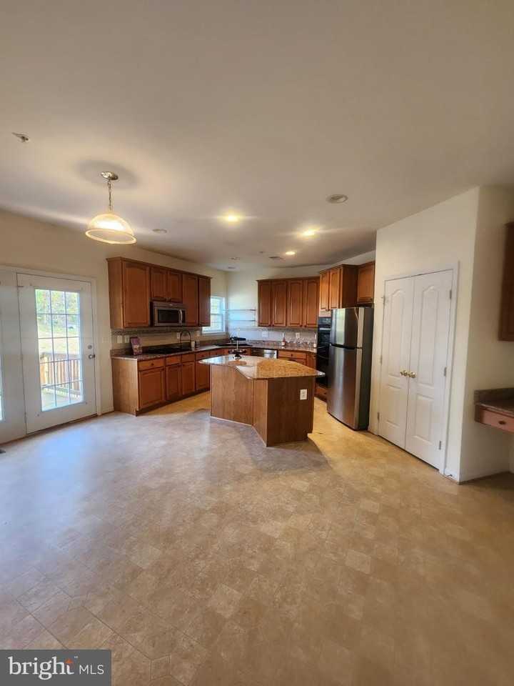 10208 Rolling Green Way - Photo 5 of 14