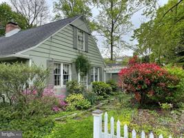 featured image of 705 Pomona Ave