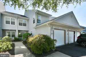 featured image of 2404 Lynbrooke Dr