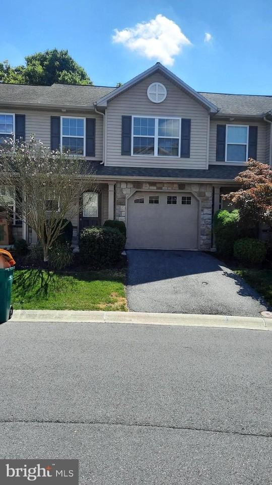 305 Antilles Court - Photo 2 of 20