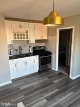 707 Spruce St - Photo 1 of 1