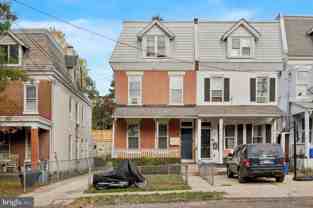 235 Rochelle Ave Apt 1st #1stFL - Photo 1 of 1