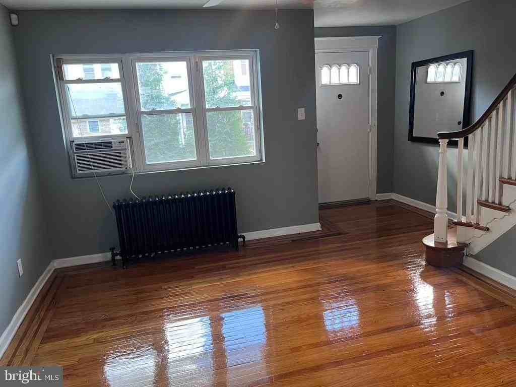 4737 Vista Street - Photo 2 of 14