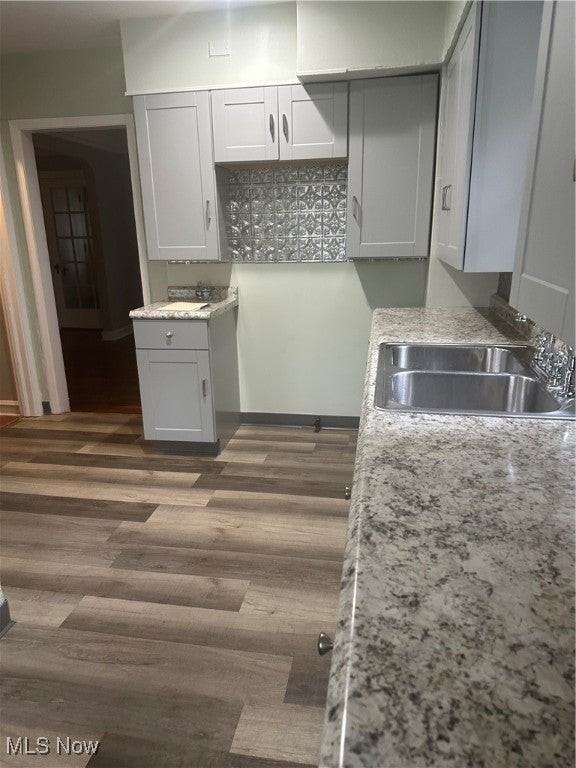 3986 Bluestone Rd - Photo 7 of 34