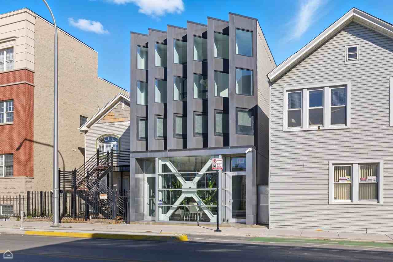 2012 W Grand Ave ##2f - Photo 2 of 10