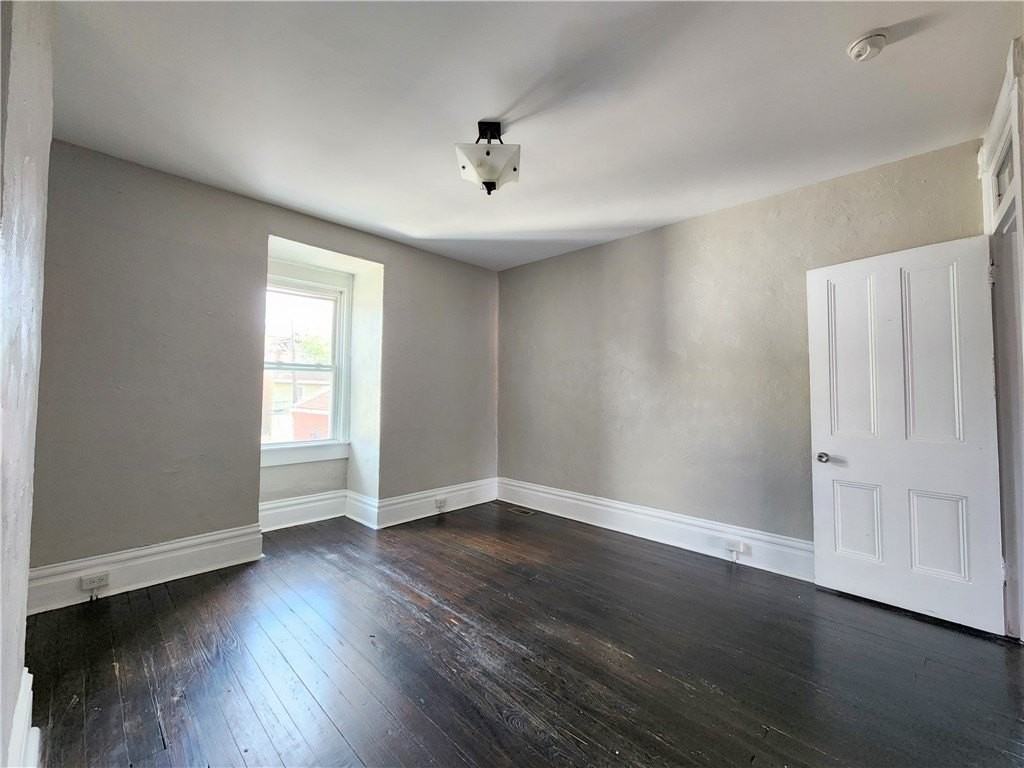 5114 Butler St - Photo 4 of 6