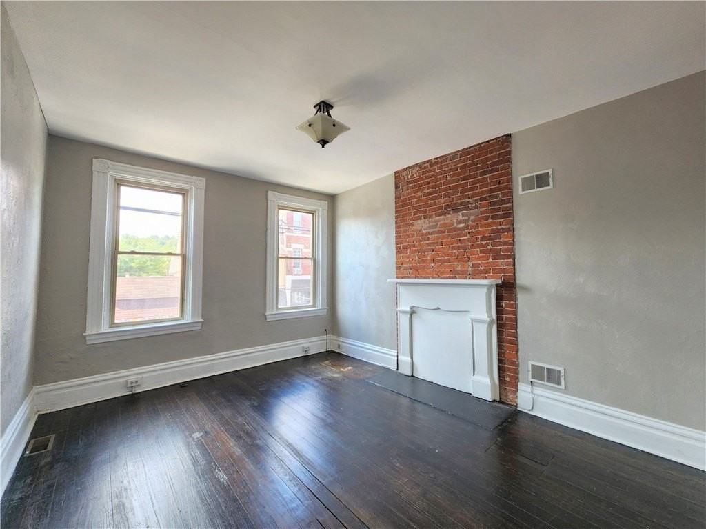 5114 Butler St - Photo 5 of 6