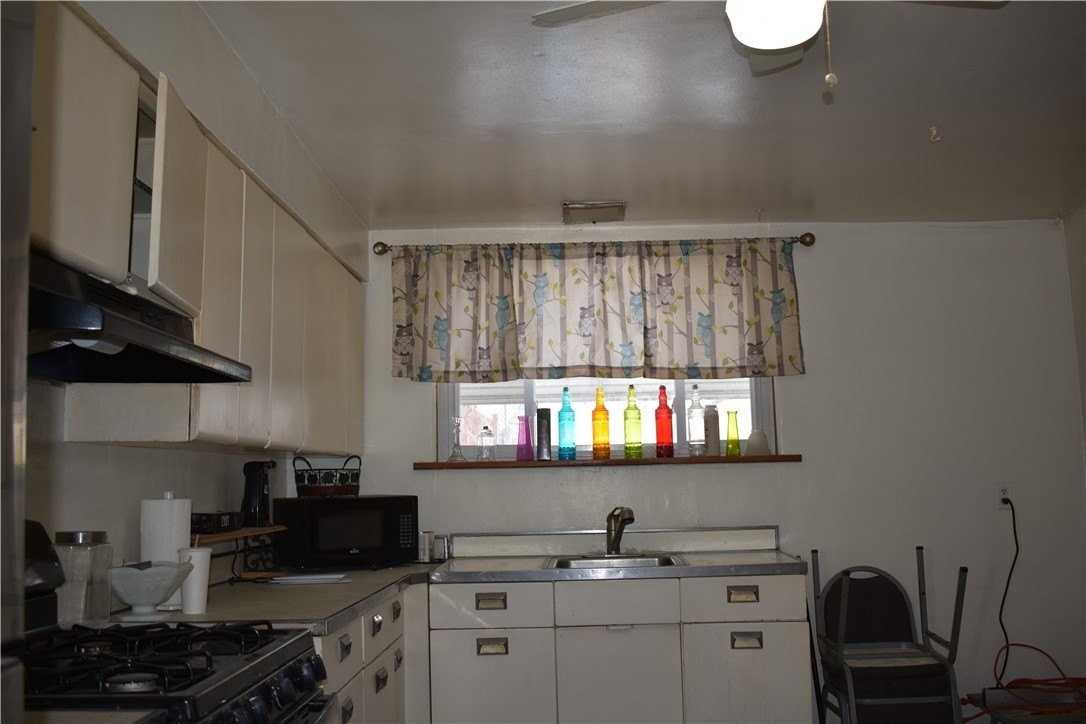 426 Cedarville St - Photo 4 of 23