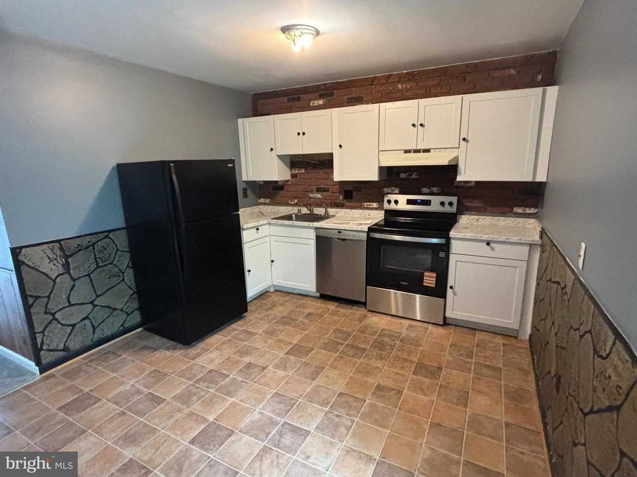 46868 Rogers Drive - Photo 4 of 6