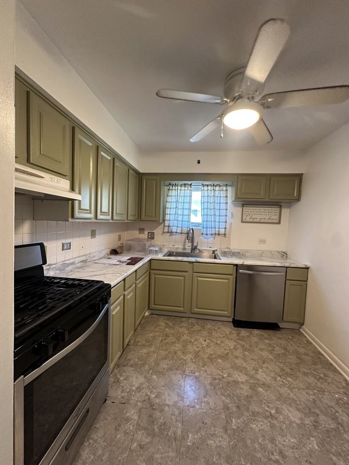 1428 West Fargo Avenue ##303 - Photo 4 of 7