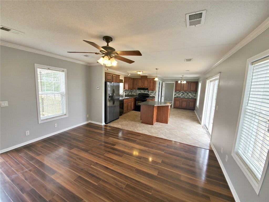 631 E Bayou Rd - Photo 4 of 20