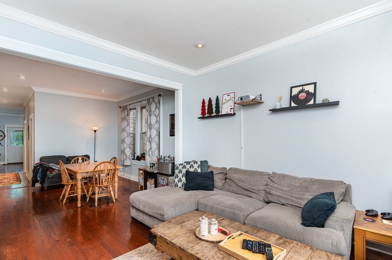 2725 N Kedzie Ave ##2 - Photo 3 of 18