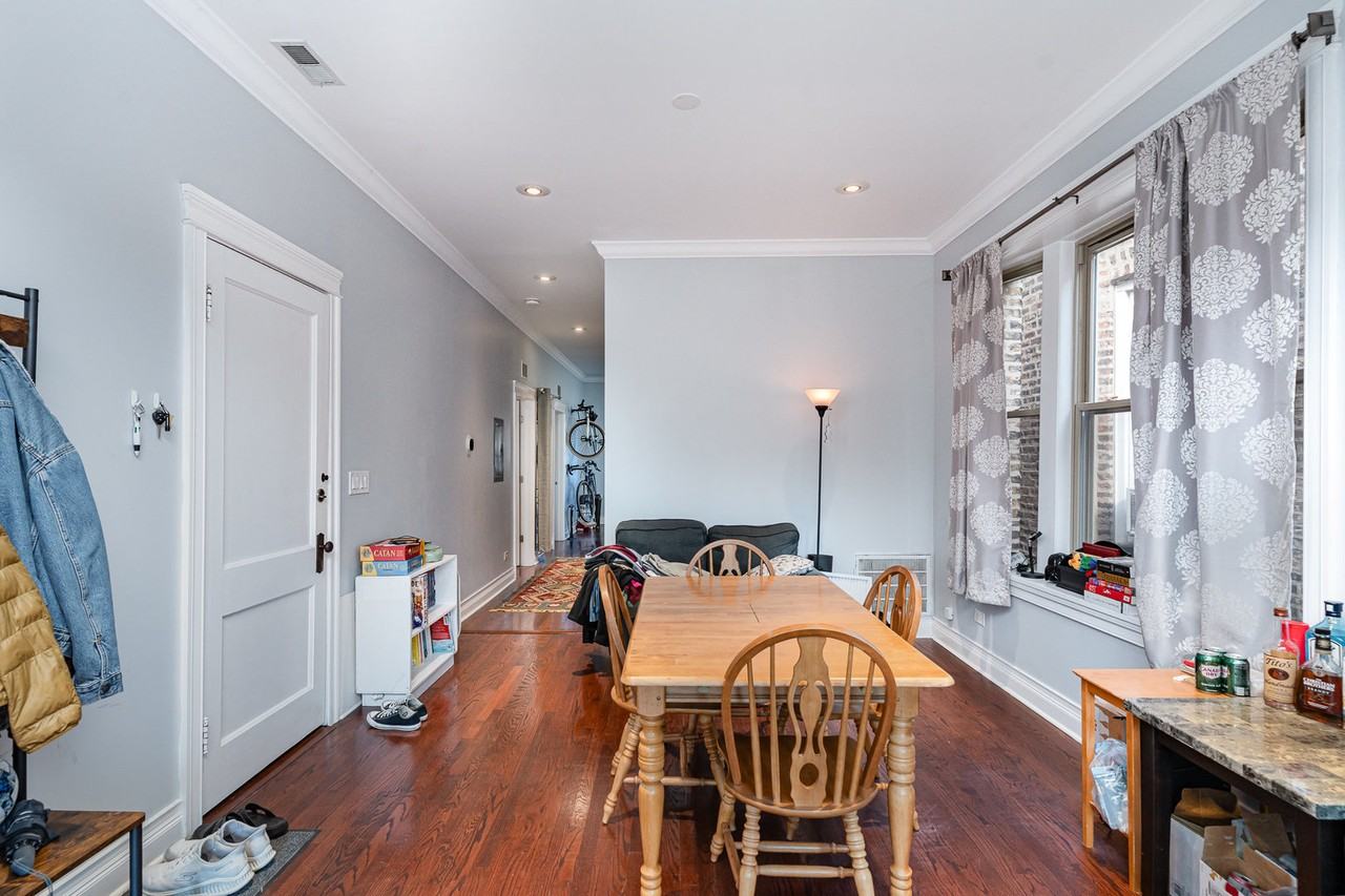 2725 N Kedzie Ave ##2 - Photo 4 of 18