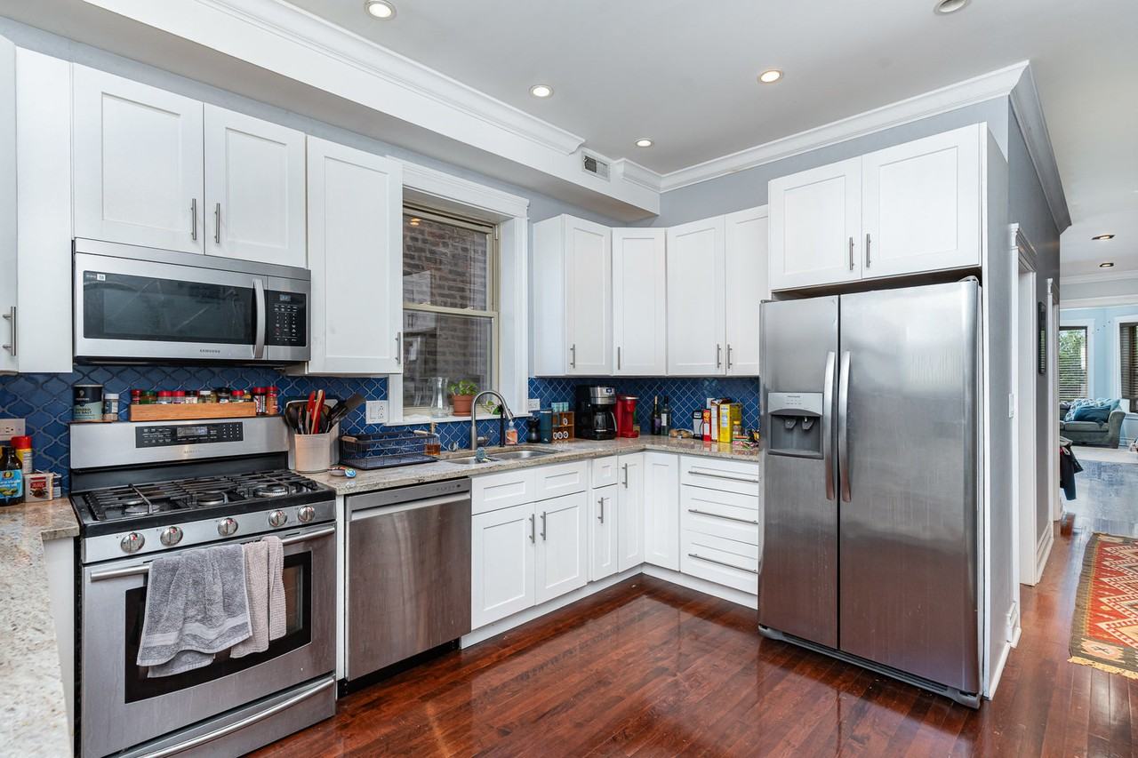 2725 N Kedzie Ave ##2 - Photo 7 of 18