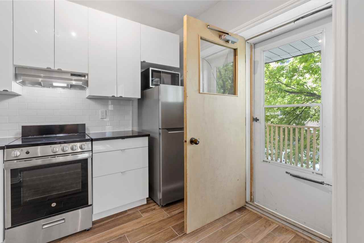 139 Stewart St #2 - Photo 3 of 16