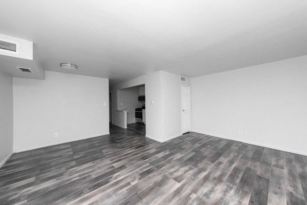 Timber Pointe Apartments - Photo 4 of 23