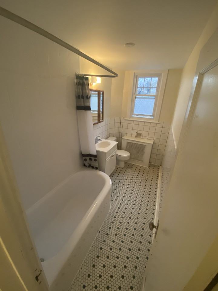 67 Sydenham St #202 - Photo 6 of 13