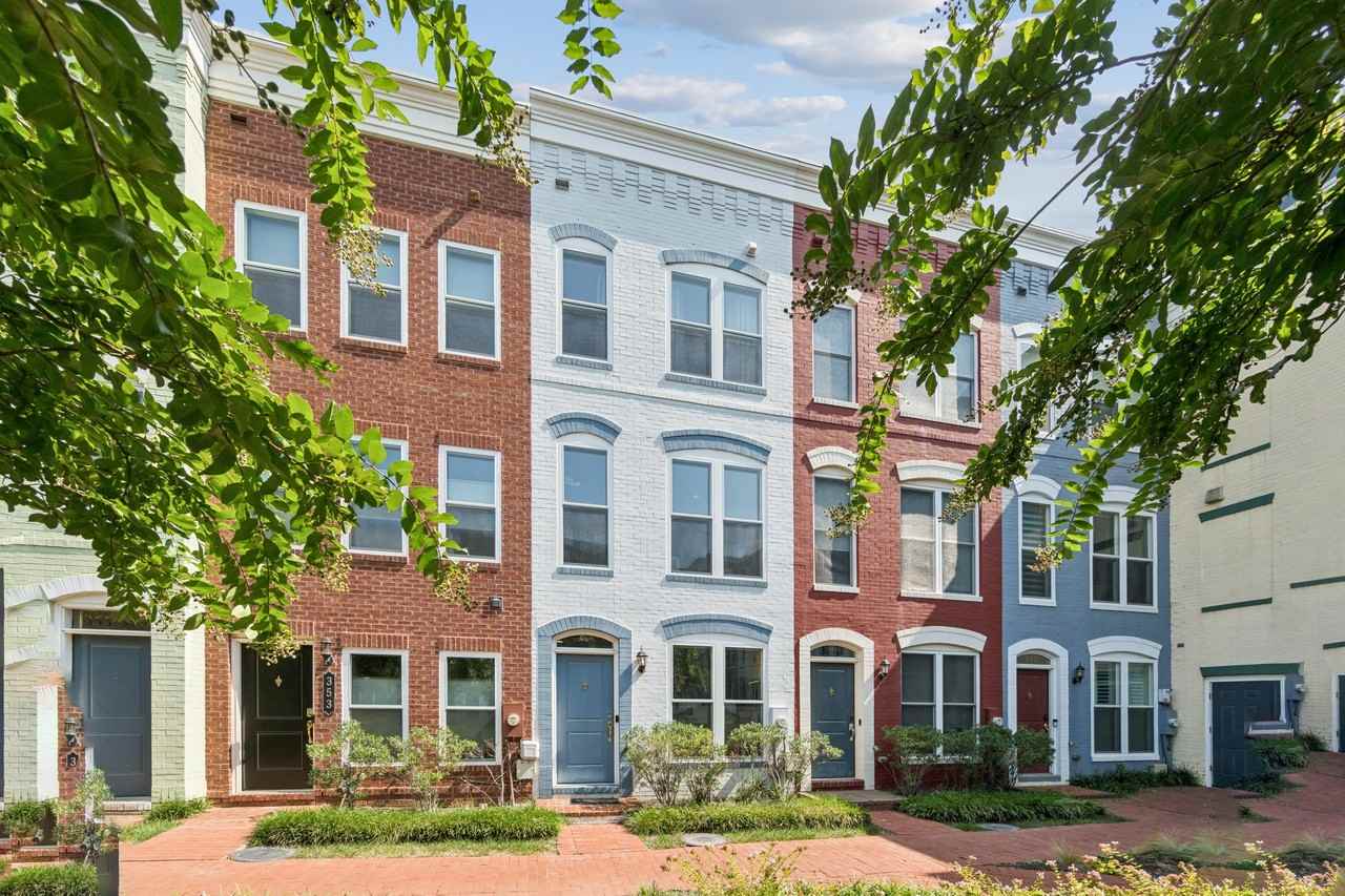 351 L Street Southeast - Photo 2 of 24