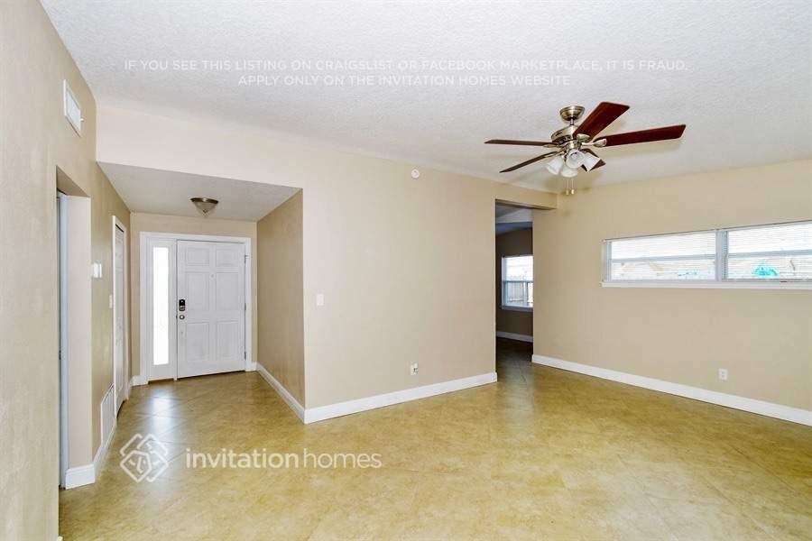 3451 Australian Cir - Photo 3 of 20