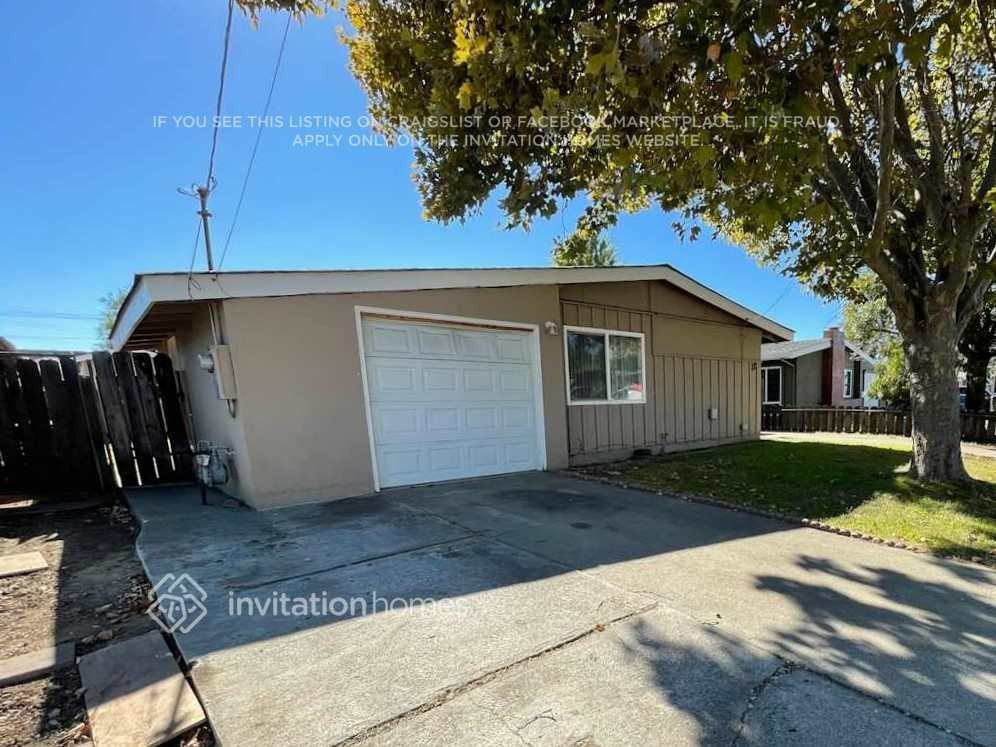 32 Bryan Ave - Photo 2 of 14