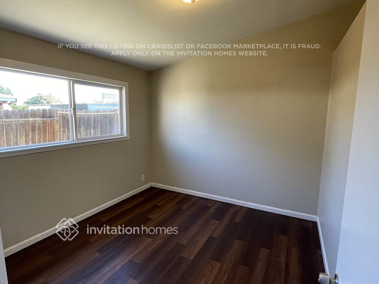 32 Bryan Ave - Photo 7 of 14