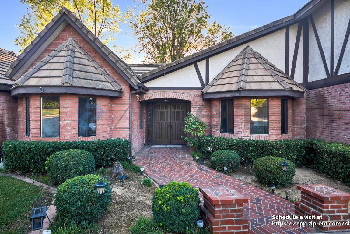 716 Buckingham Drive - Photo 4 of 38