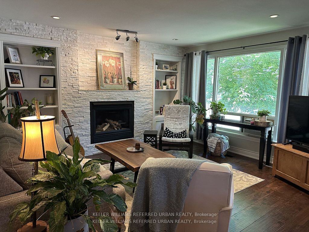 30 Collins Crescent #Main - Photo 2 of 20