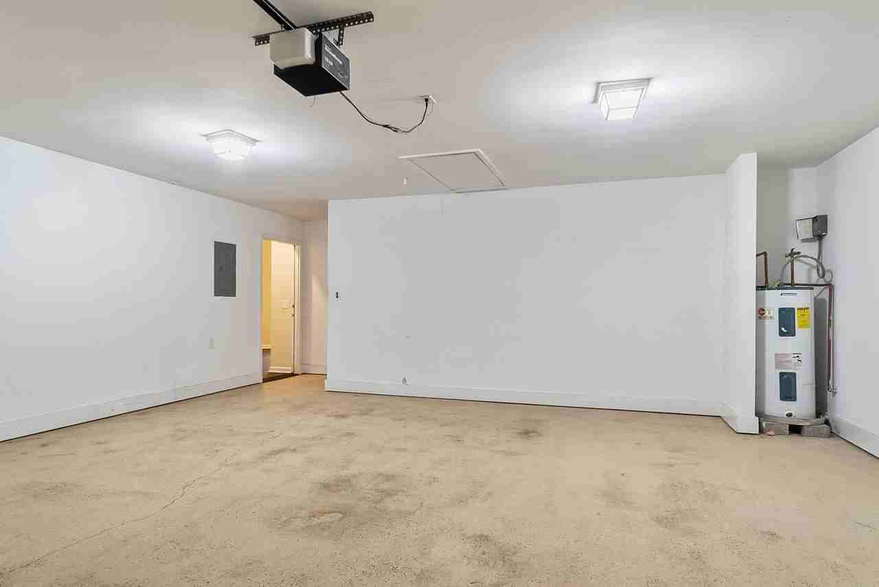 172 Roscommon Rd - Photo 3 of 26