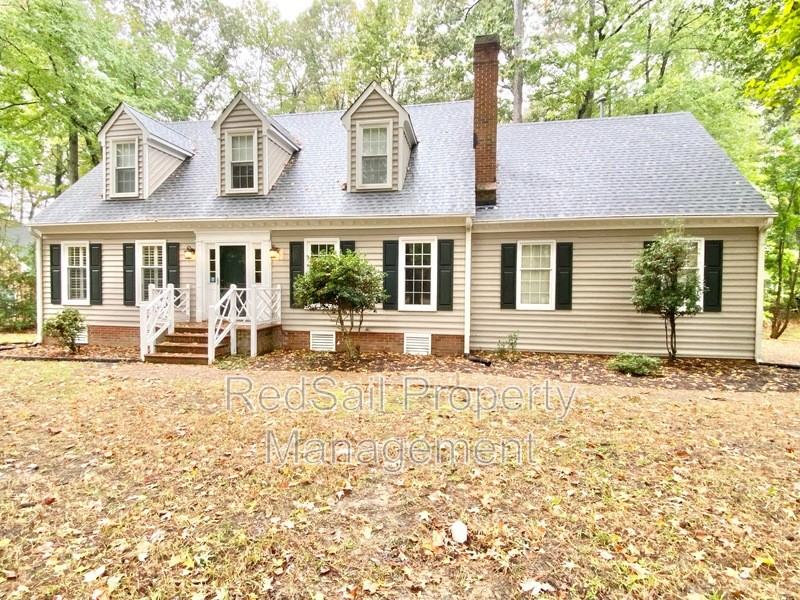 114 Barclay Cres - Photo 2 of 27