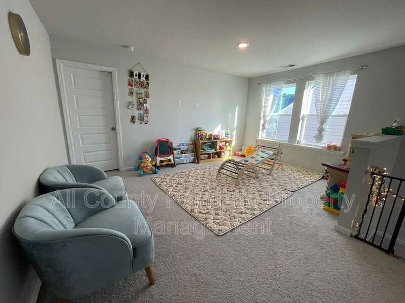 221 Cypress Preserve Blvd - Photo 4 of 14