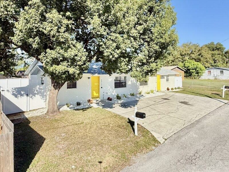 5212 Peach Ave - Photo 3 of 44