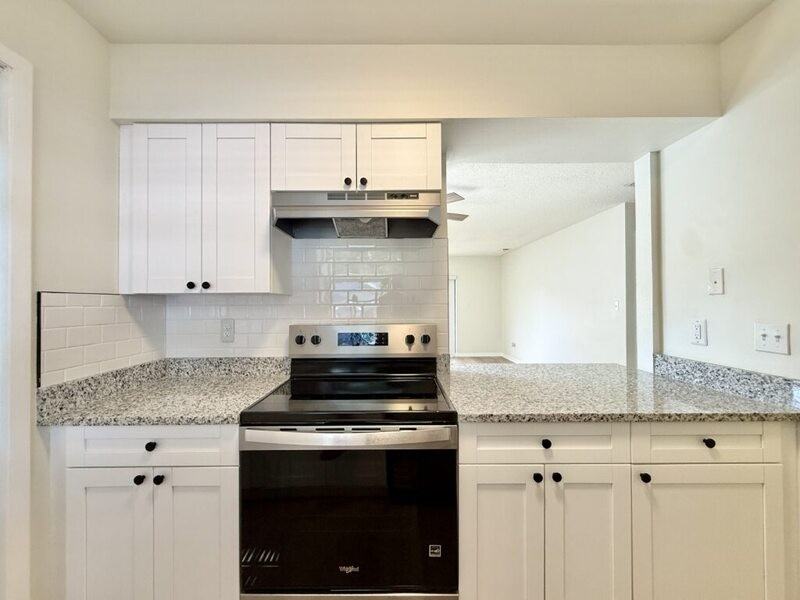 5212 Peach Ave - Photo 6 of 44