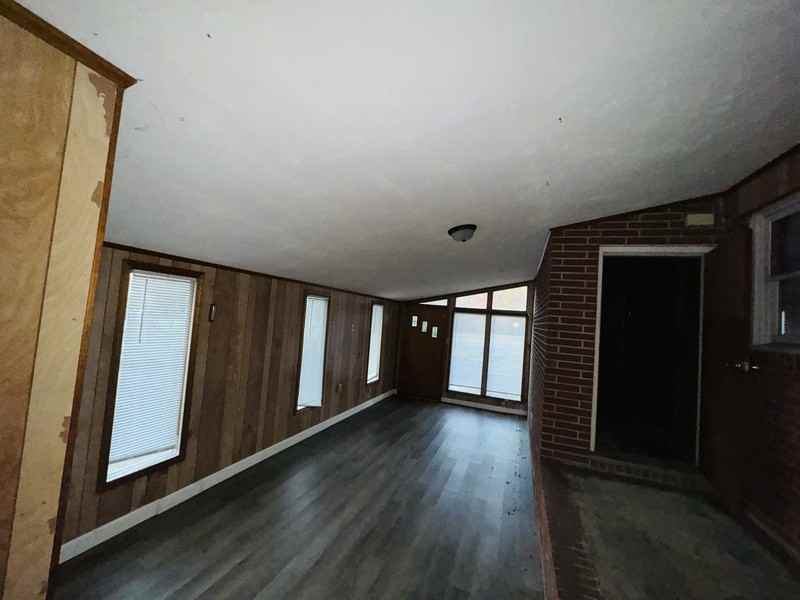 1096 Nchwy - Photo 2 of 15