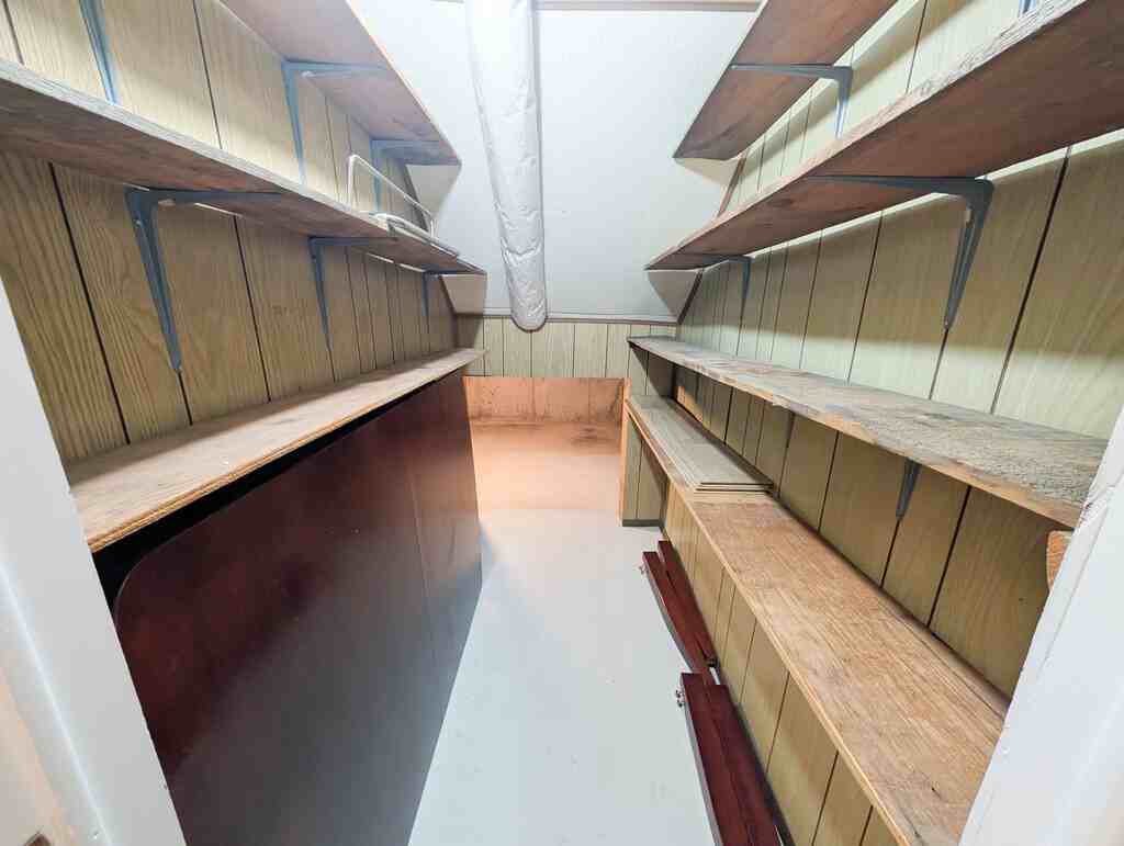 123 Westwood Crescent - Photo 7 of 40