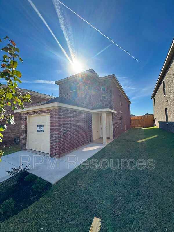 3230 Nw 147th Ter - Photo 2 of 18