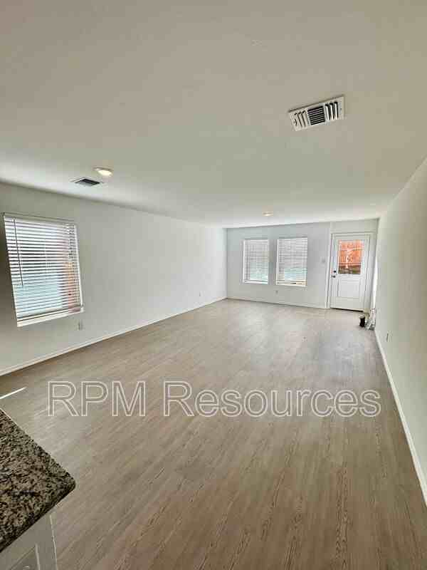 3230 Nw 147th Ter - Photo 4 of 18