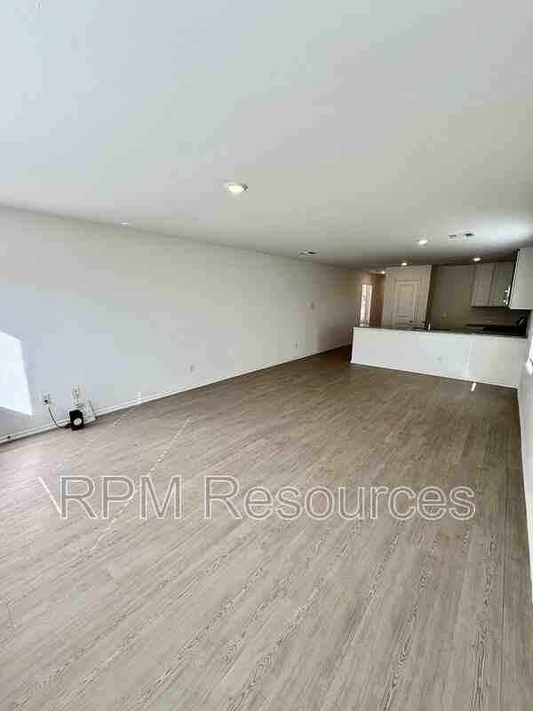 3230 Nw 147th Ter - Photo 5 of 18